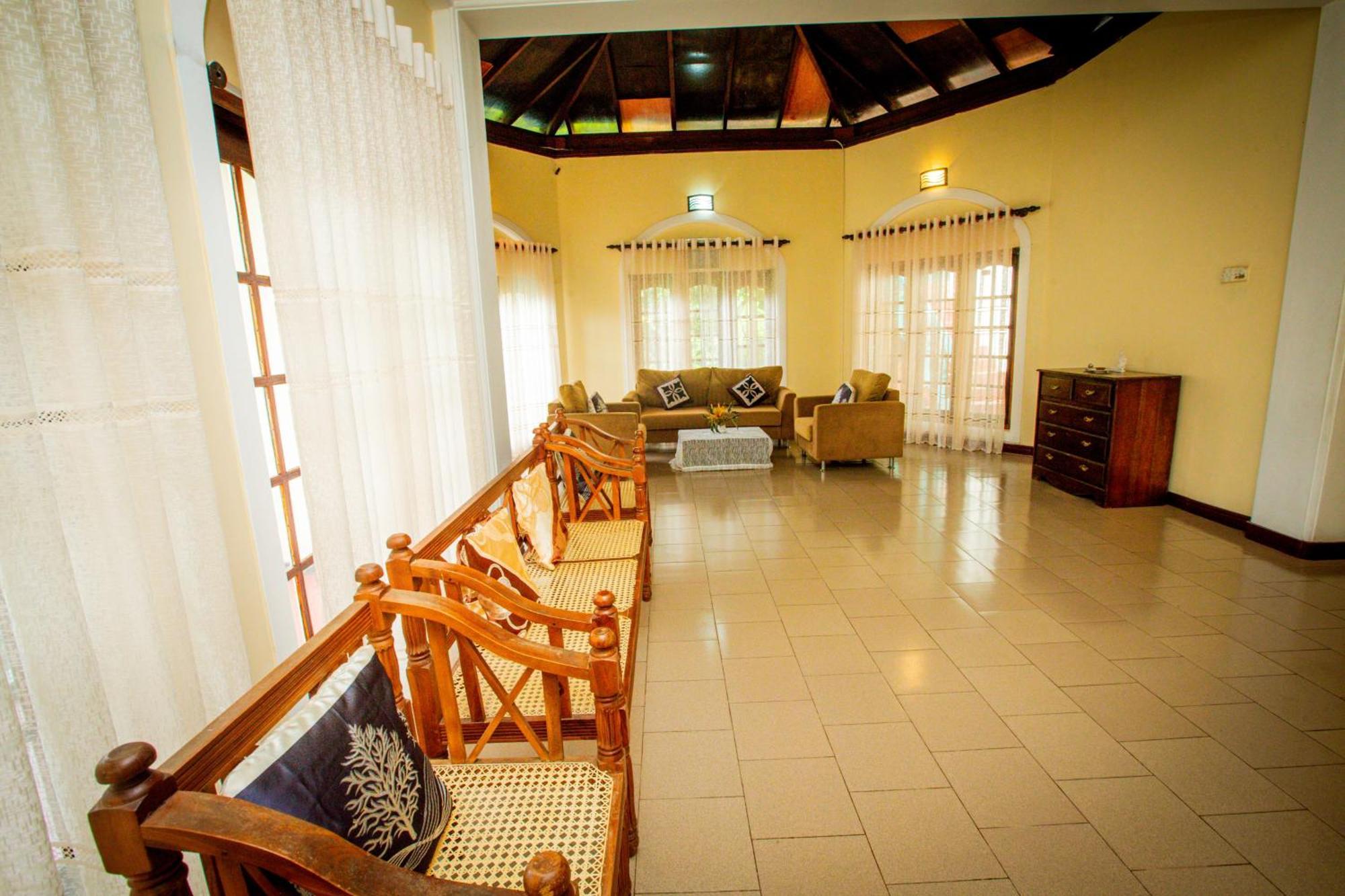 Sunbloom Inn Kandy Exterior photo