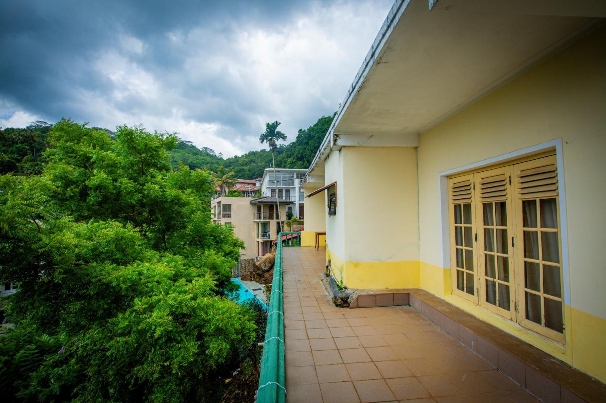 Sunbloom Inn Kandy Exterior photo