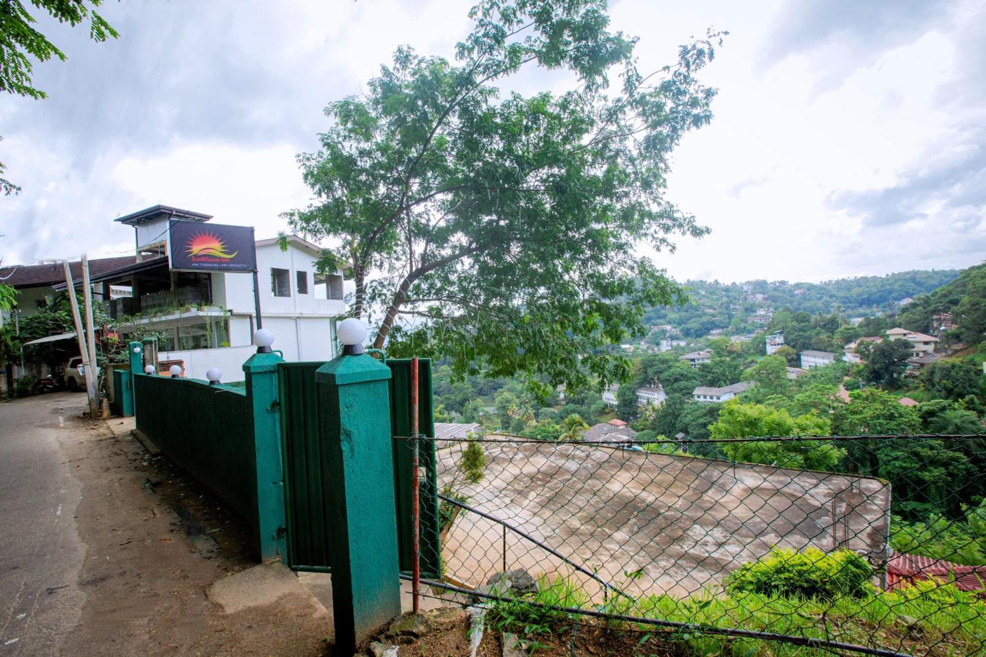 Sunbloom Inn Kandy Exterior photo