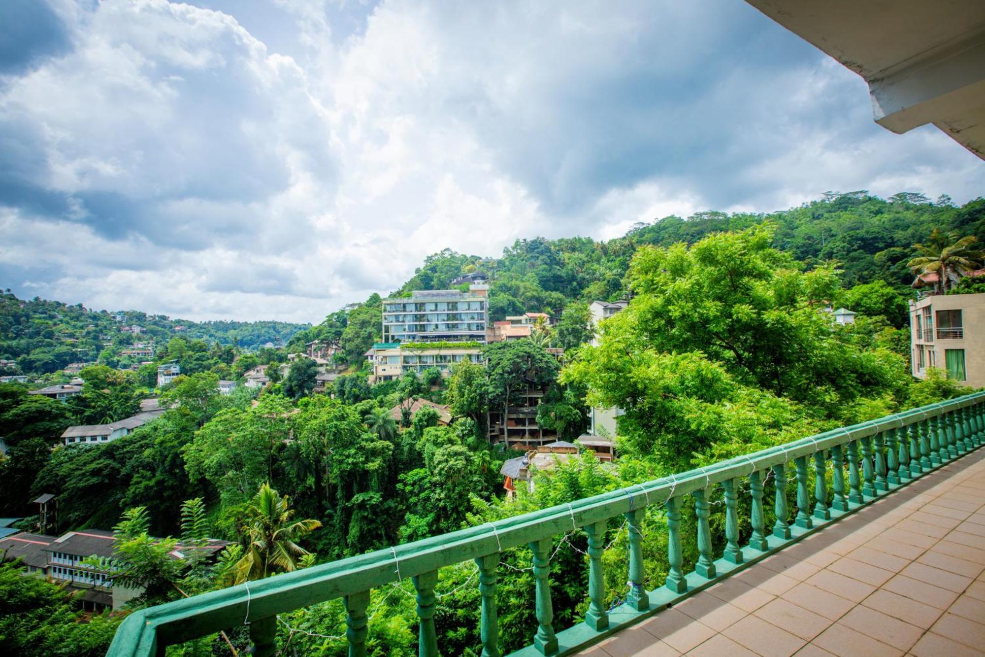 Sunbloom Inn Kandy Exterior photo