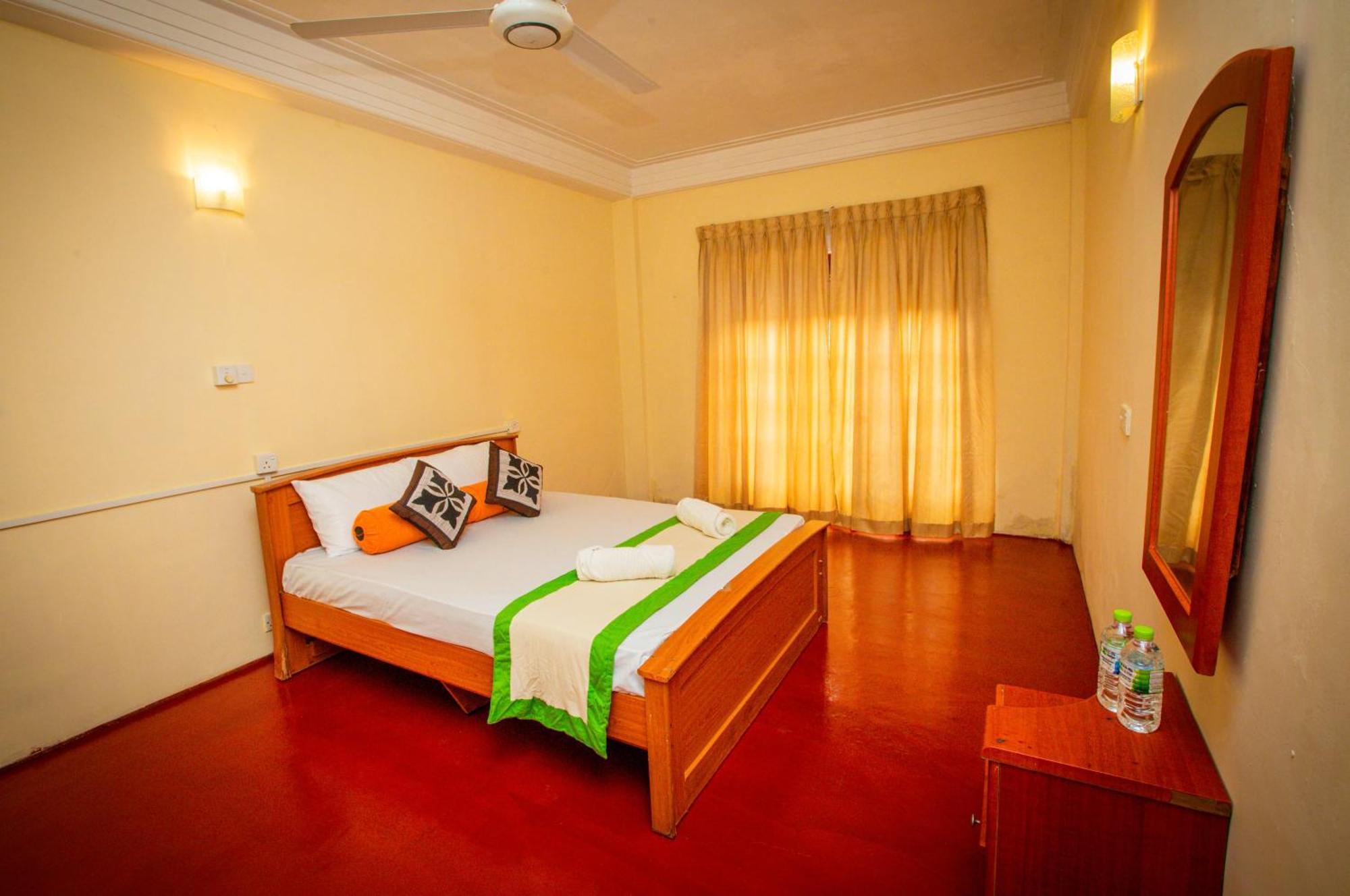 Sunbloom Inn Kandy Exterior photo