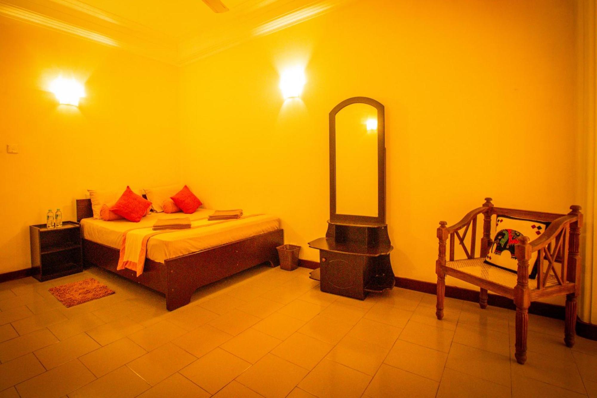 Sunbloom Inn Kandy Exterior photo