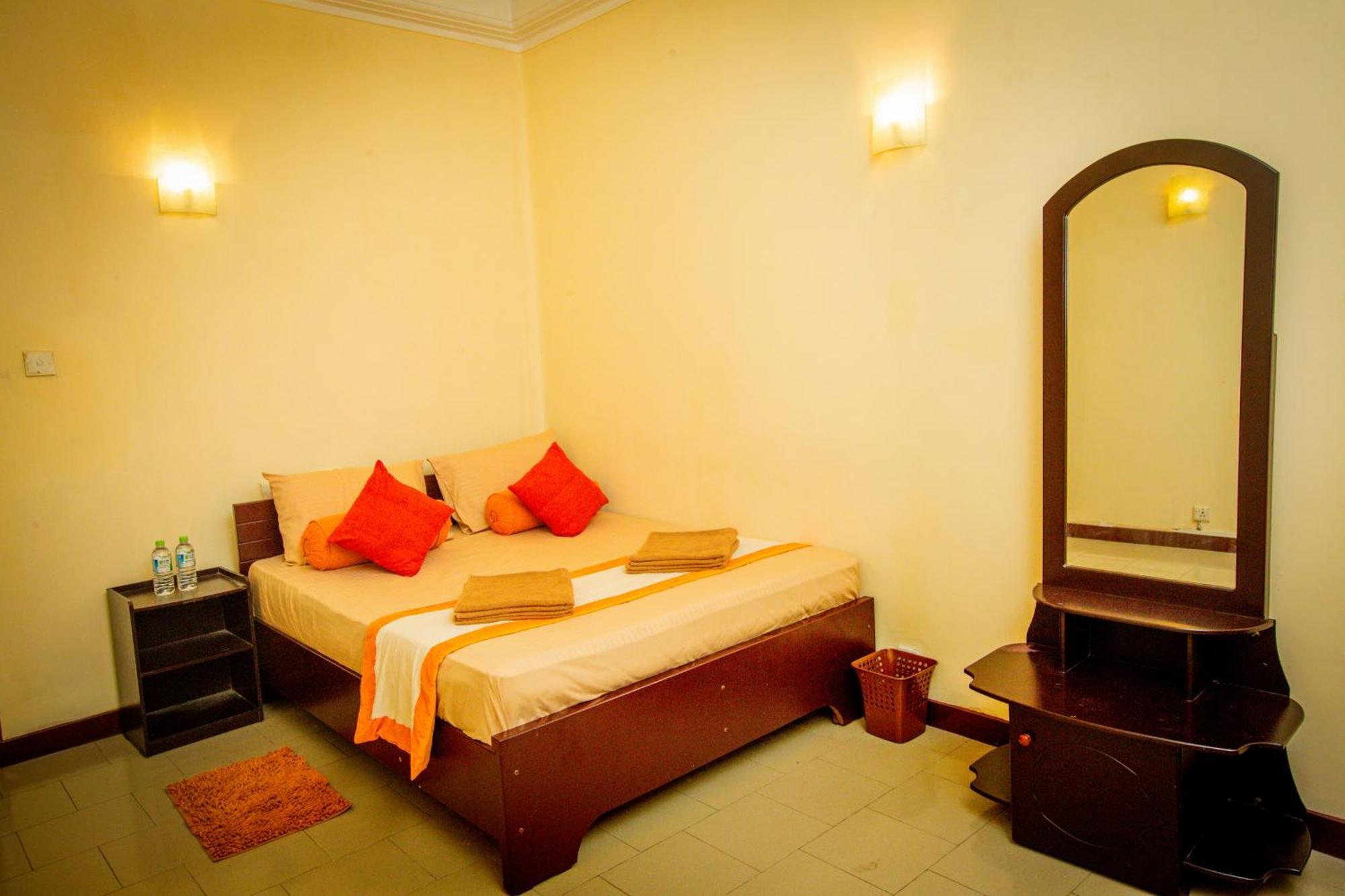 Sunbloom Inn Kandy Exterior photo