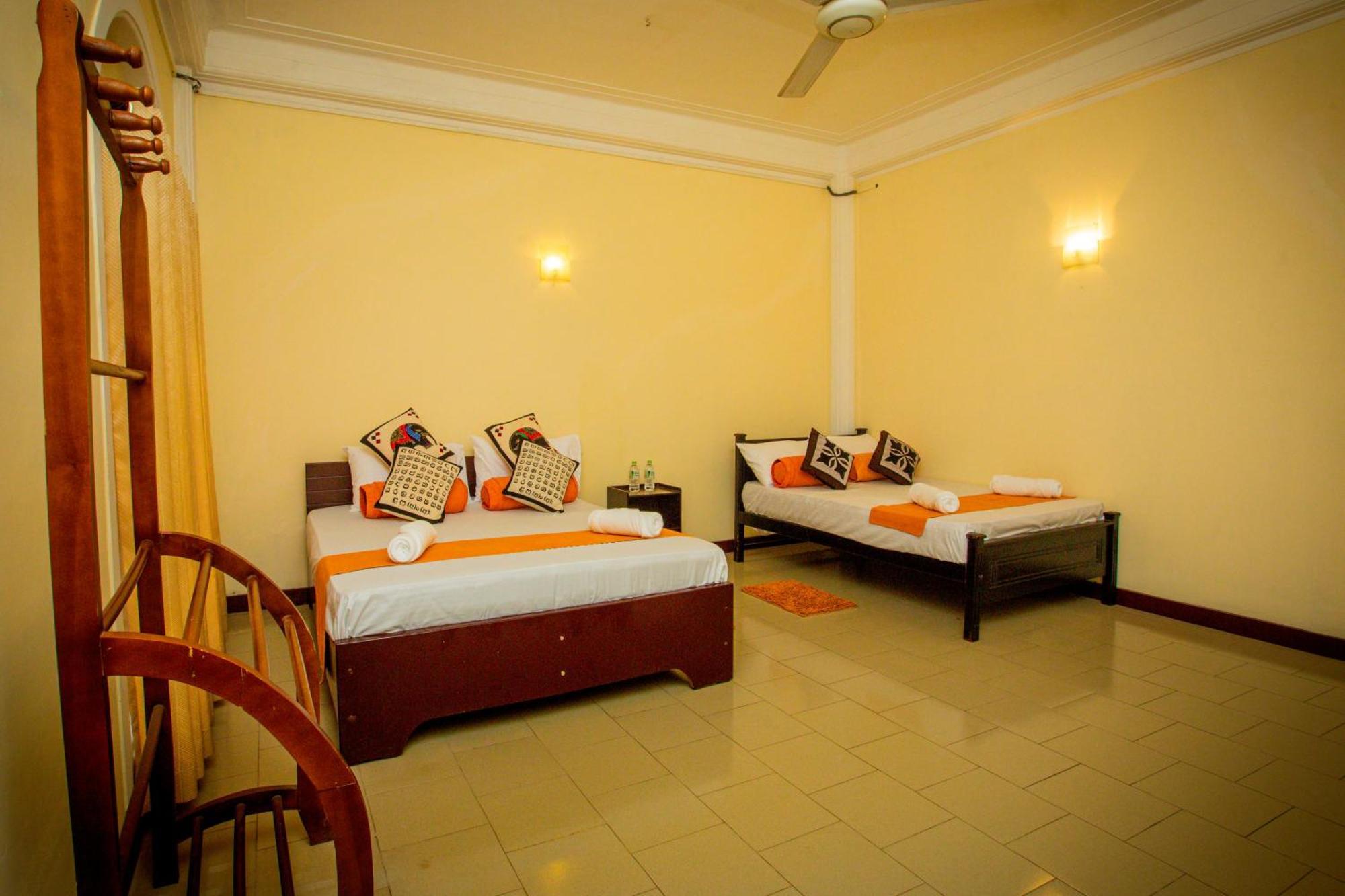 Sunbloom Inn Kandy Exterior photo